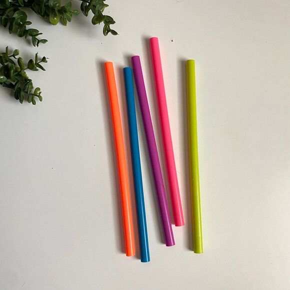 Reusable Silicone Drinking Straws in 5 Bright Colors - Picture 1 of 4